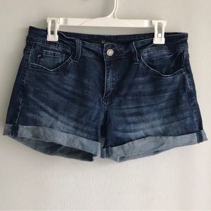 KanCan jeans short!